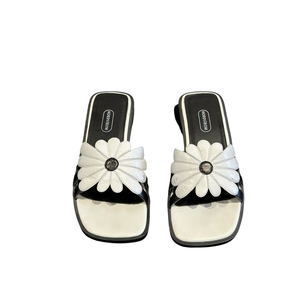 Nordstrom Women's Black White Spring Flower Sandal Sz. 4 IOB
